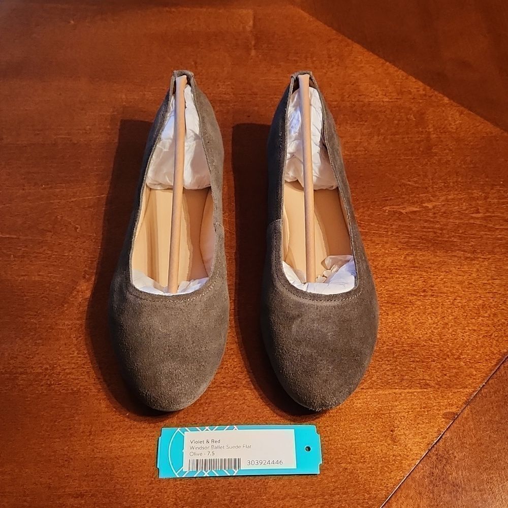 Violet & Red Windsor Suede Leather Round Toe Ballet Flats, 7.5, Olive Green